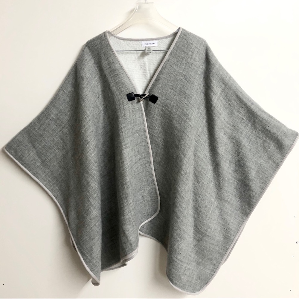 NWOT Calvin Klein one size cape